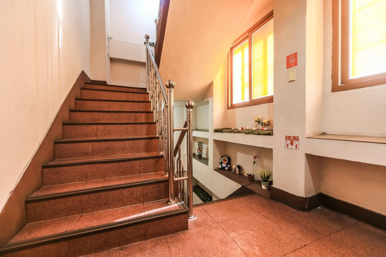 Nampo One Motel Pusan Zewnętrze zdjęcie